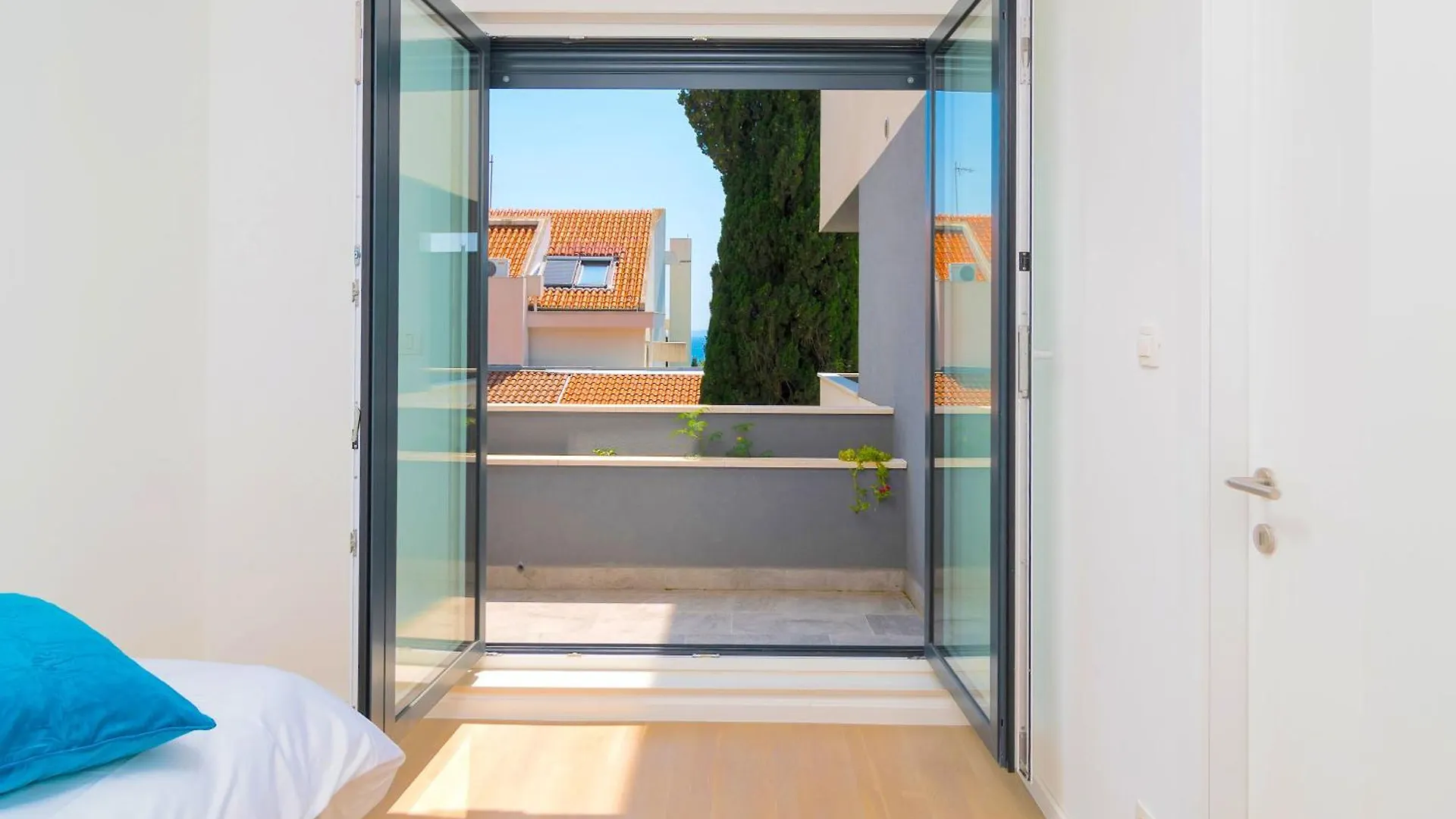 Lux Holiday Apartment On Kasuni Beach In Split 0*,  Croatie
