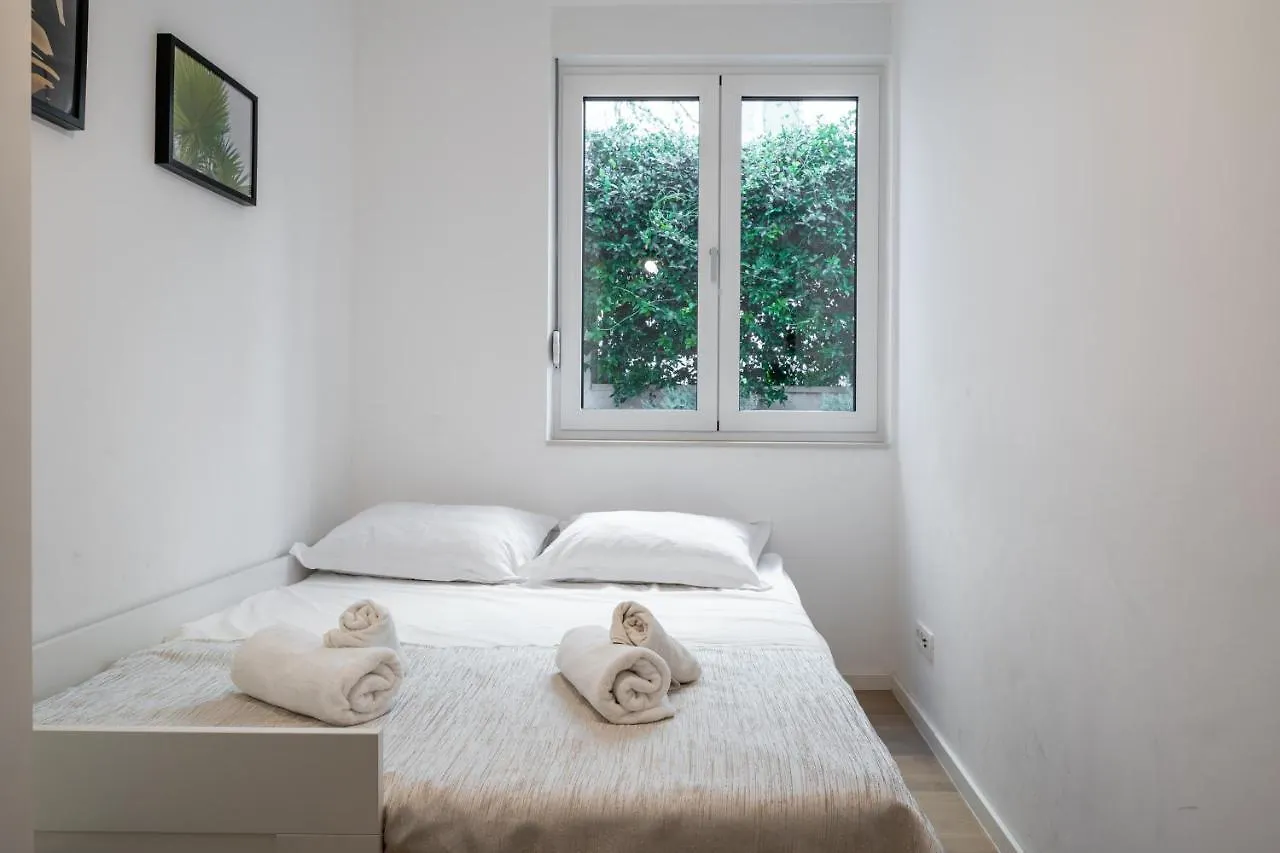 Lux Holiday Apartment On Kasuni Beach In Split