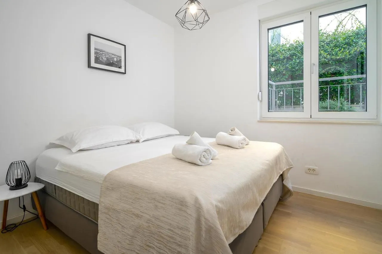 Lux Holiday Apartment On Kasuni Beach In Split