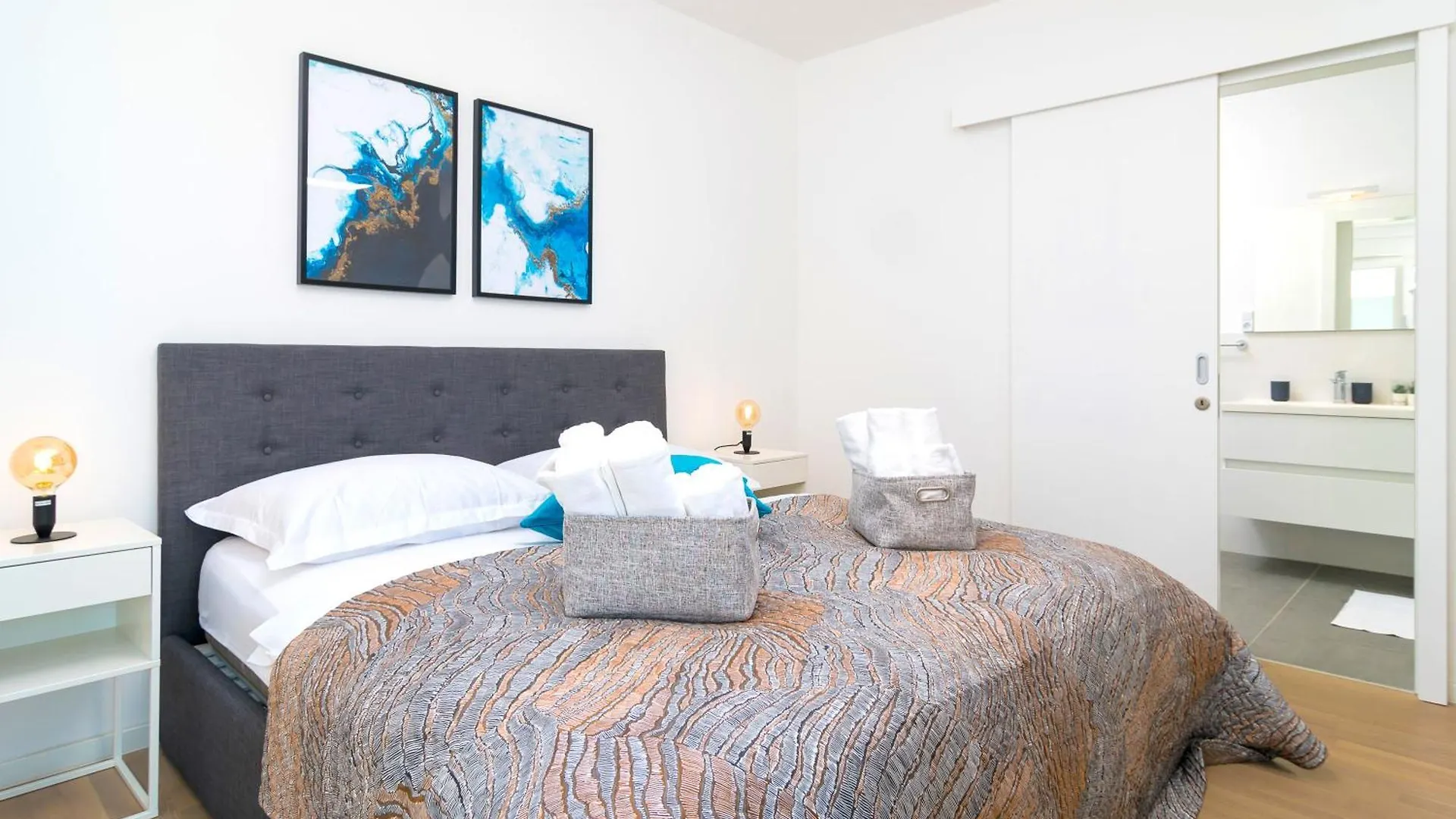 Lux Holiday Apartment On Kasuni Beach In Split 0*,
