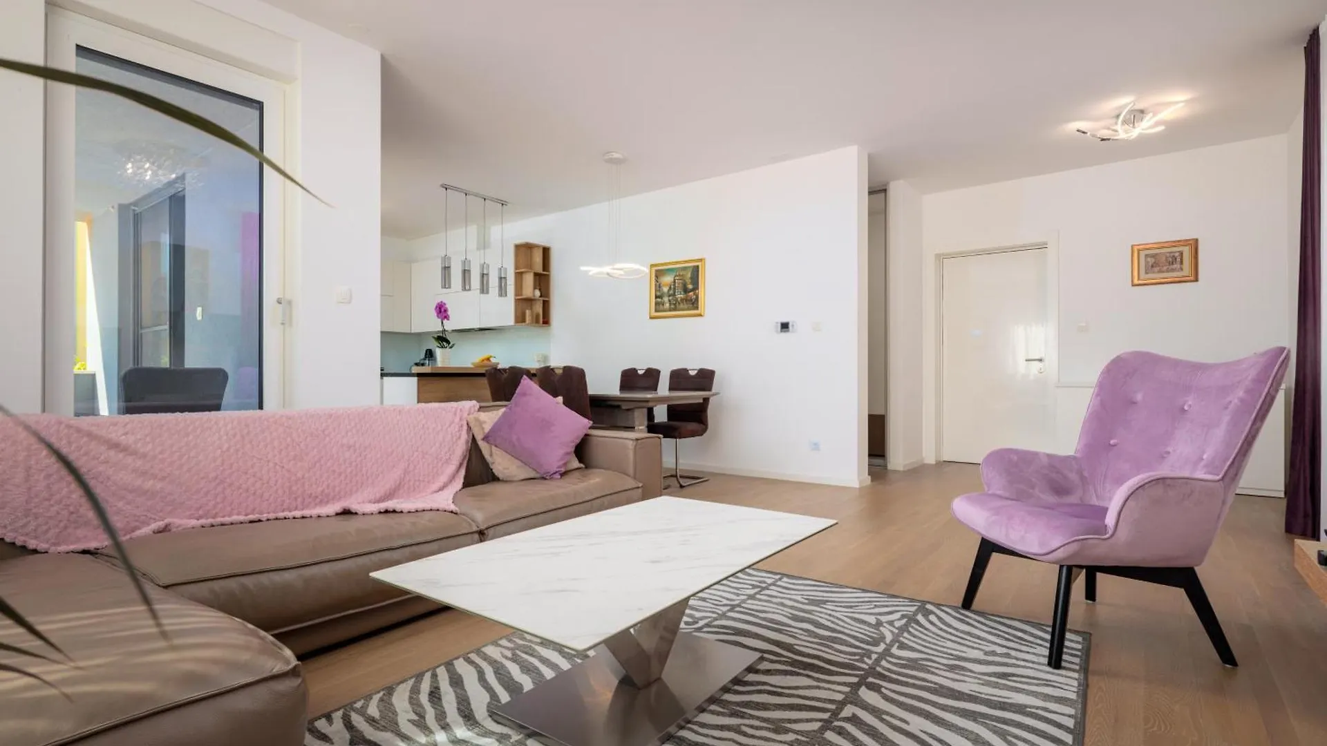 Lux Holiday Apartment On Kasuni Beach In Split