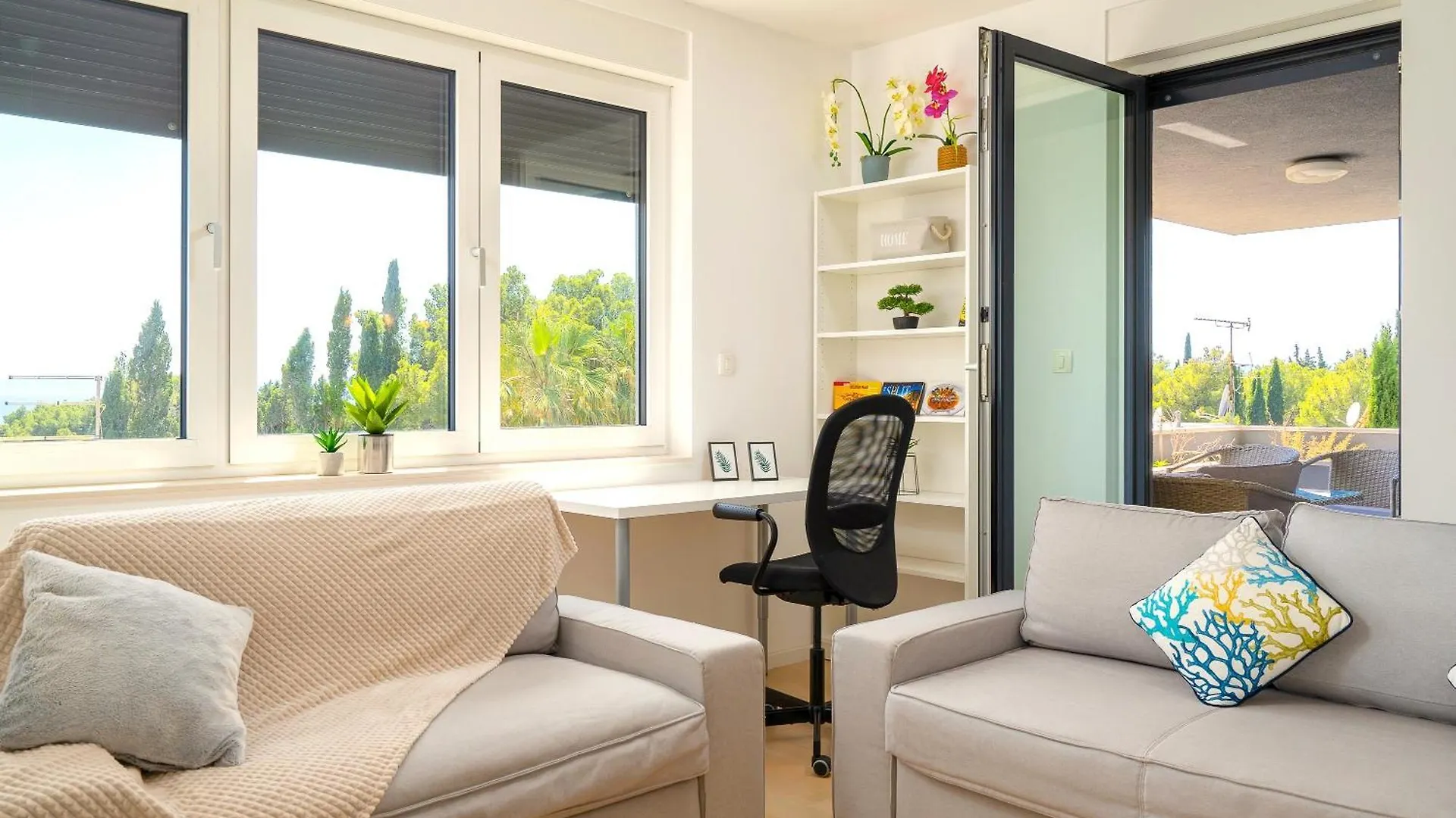 Lux Holiday Apartment On Kasuni Beach In Split
